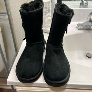 Black Kookaburra boots by Ugg. 
Size 8